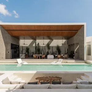 Boya - 6br Luxury Oasis In Berawa Canggu